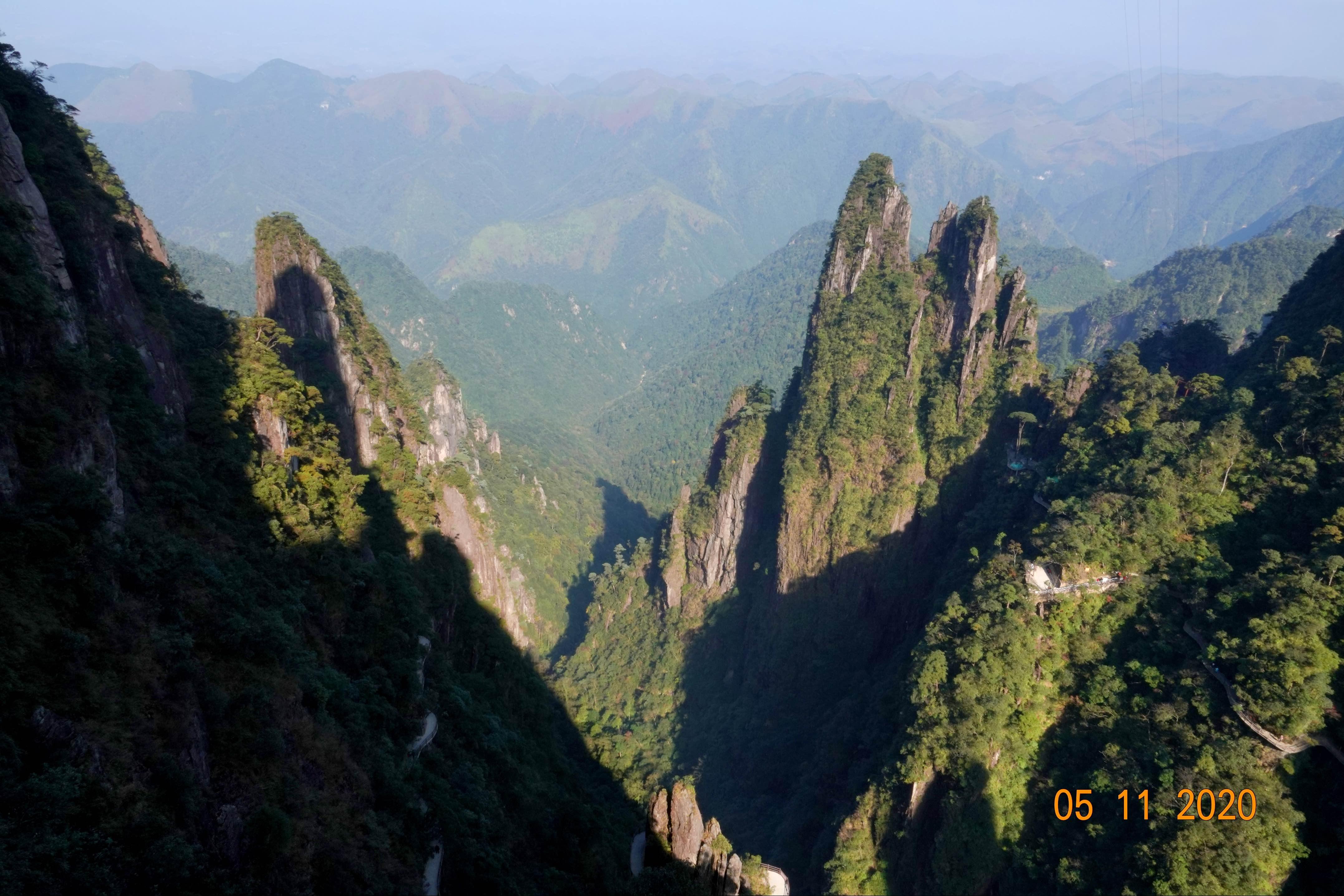 {網上賭場}(莽山旅游区)