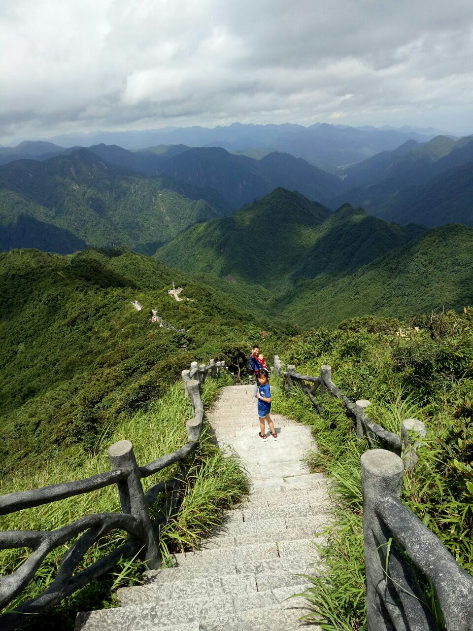 {網上賭場}(莽山旅游区)